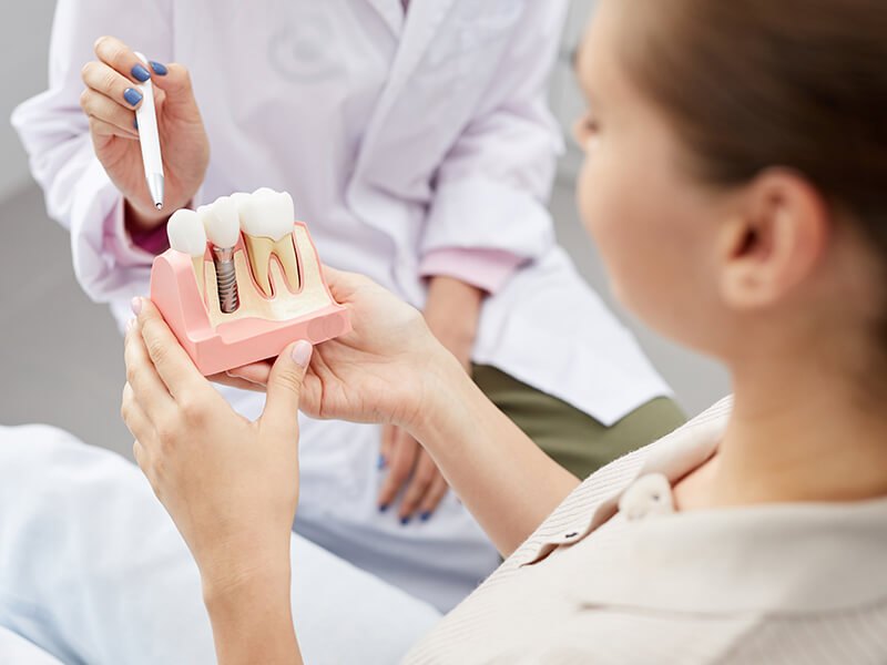implante dentário