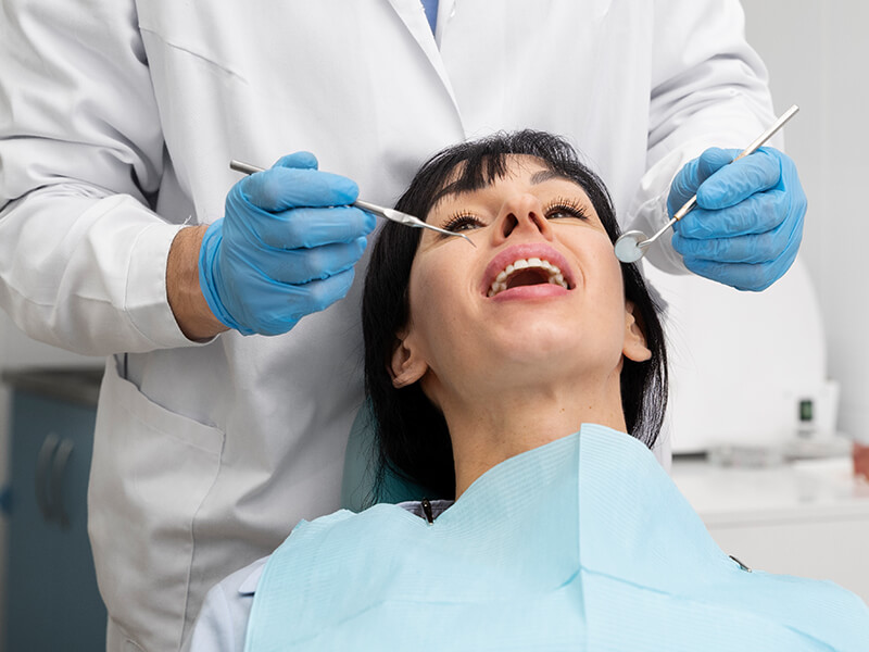 implante dentário